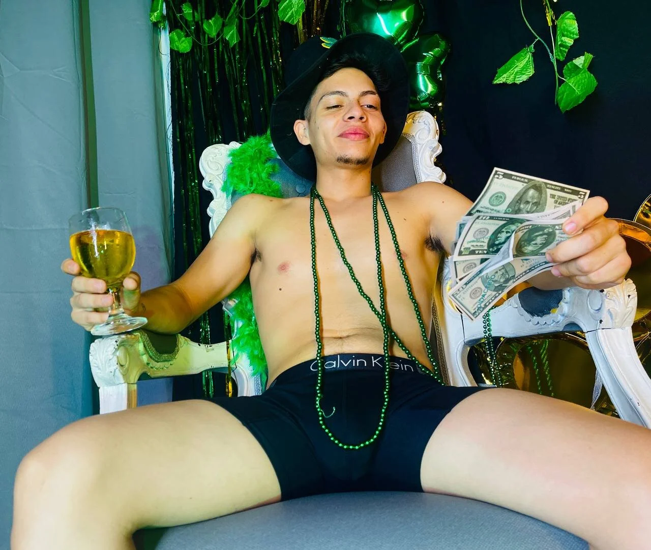XXX Porn Photo of Nude JhosuaVega 29