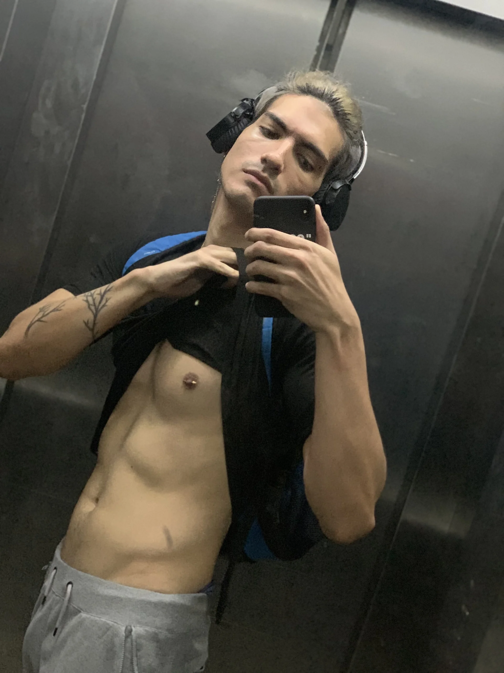 XXX Porn Photo of Nude bbbeachboy 67