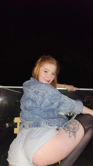 XXX Porn Photo of Nude LizzyJordansxox 2