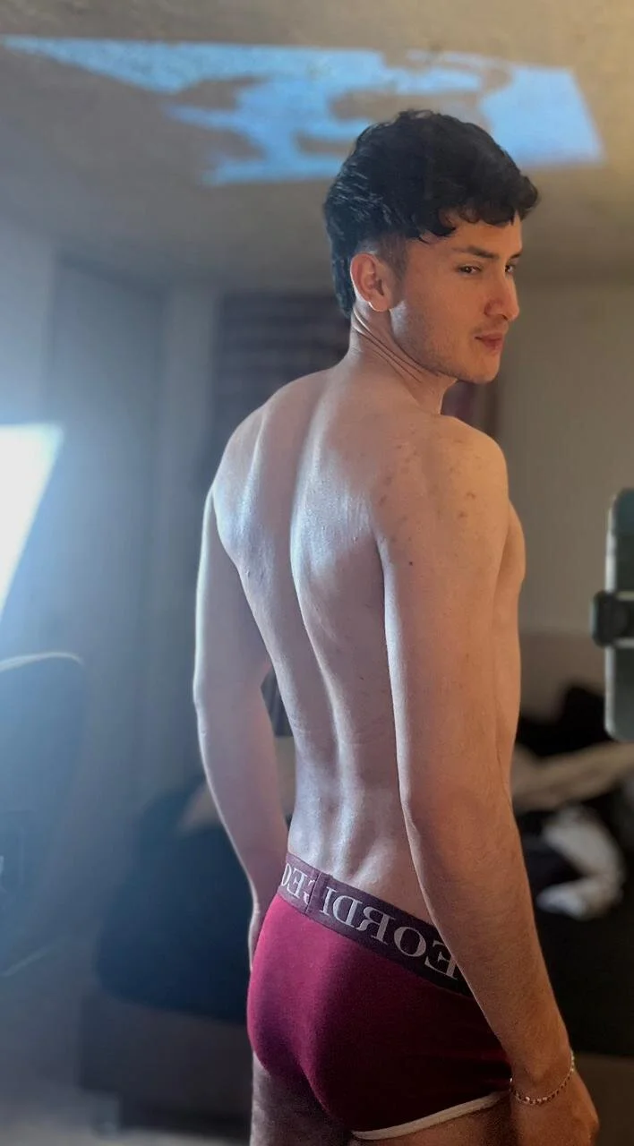 XXX Porn Photo of Nude santyago_taylor 18