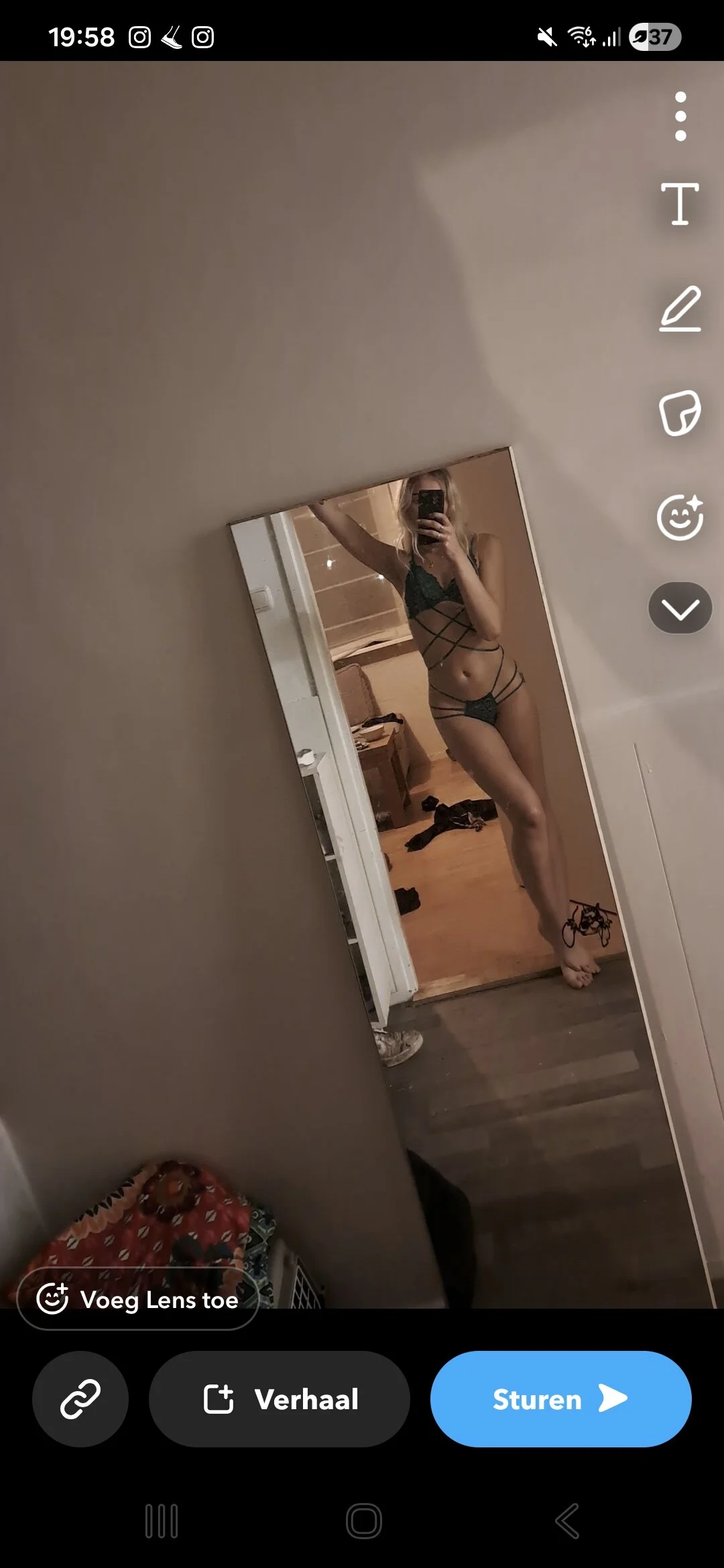 XXX Porn Photo of Nude sweetsophie69 2