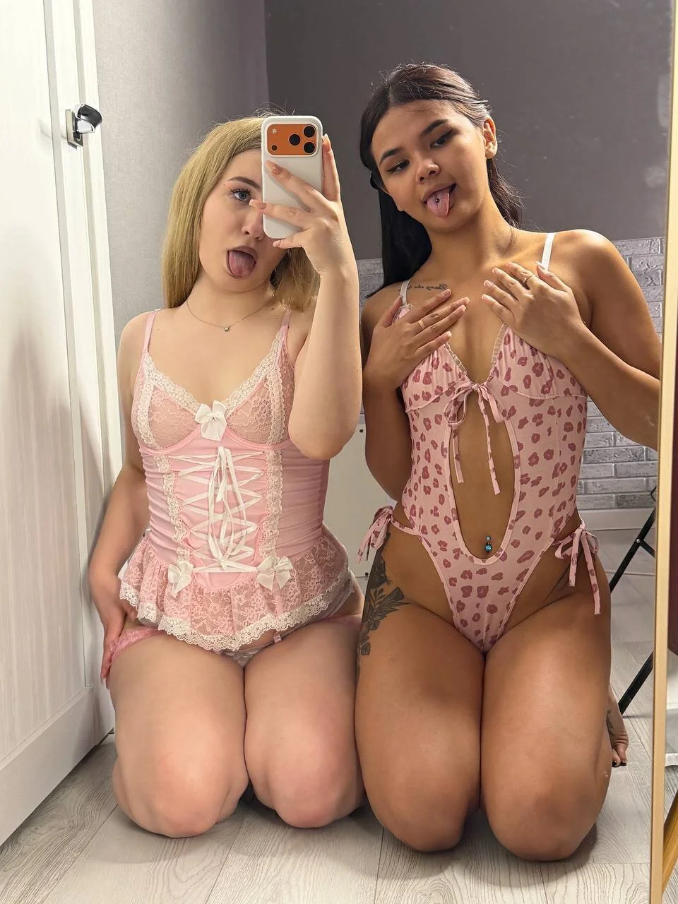 XXX Porn Photo of Nude DriveThruDyad 16