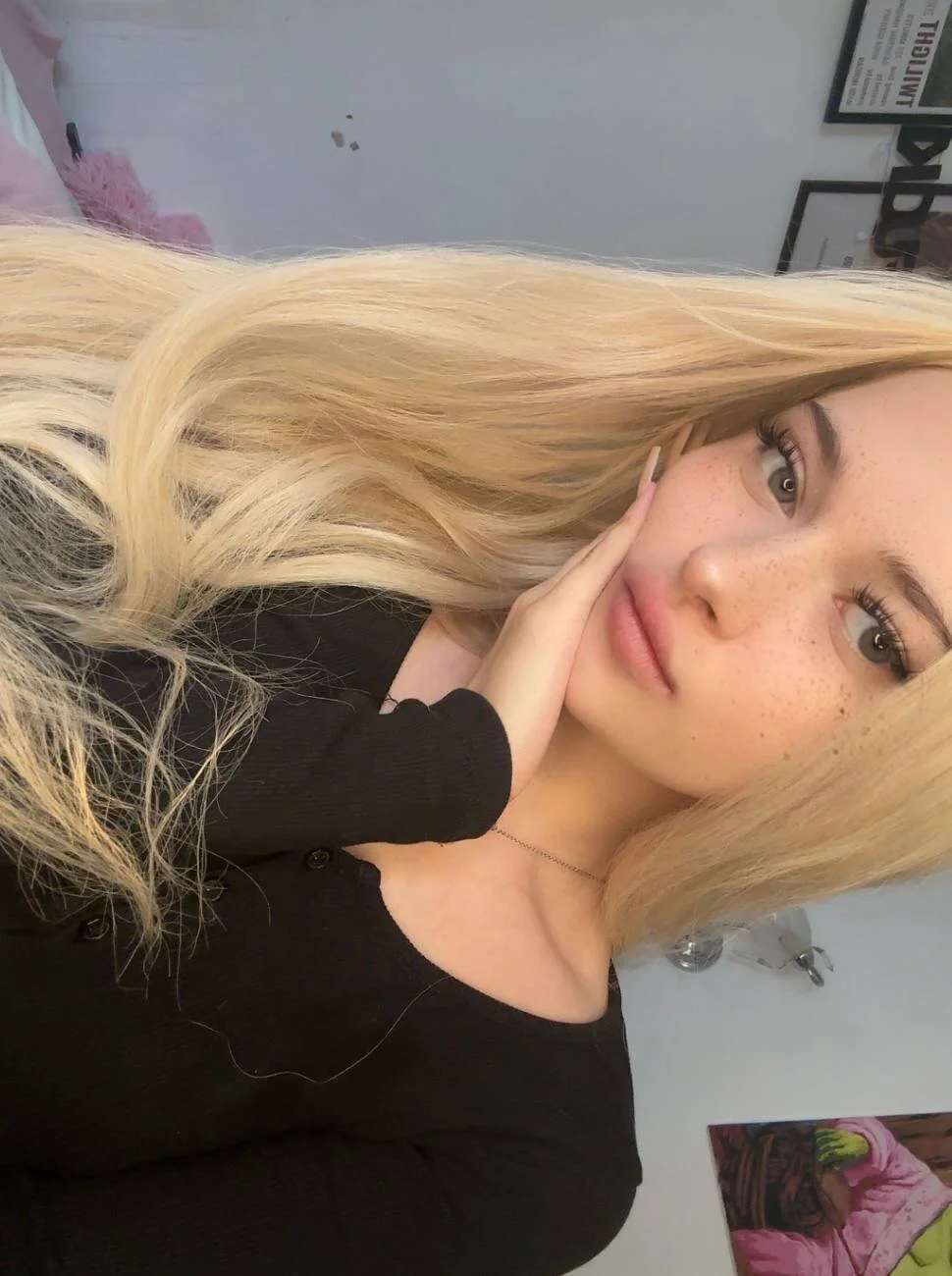 XXX Porn Photo of Nude avrorasky 6