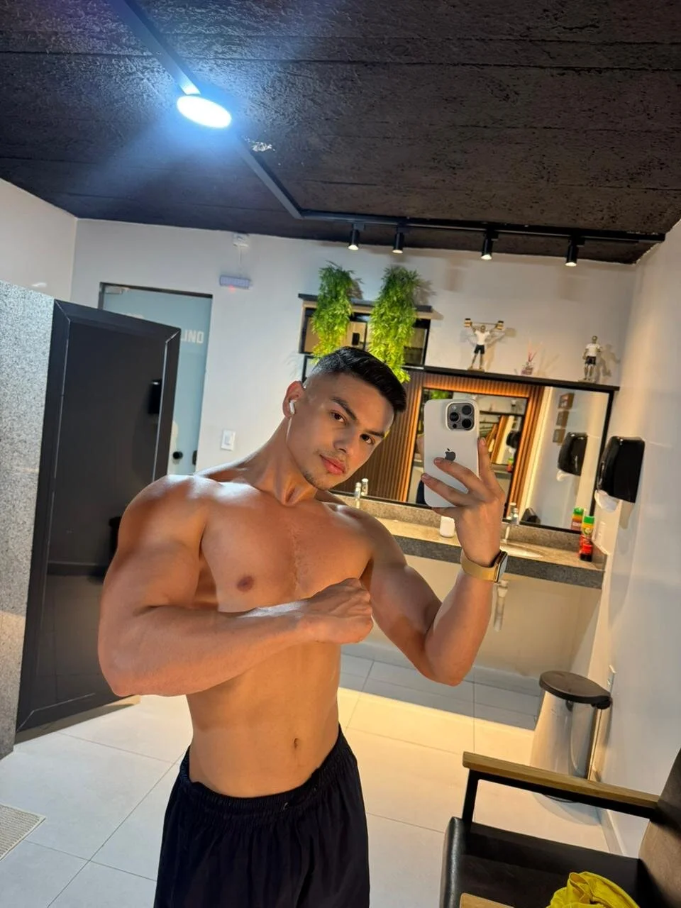 XXX Porn Photo of Nude KayoBrando 4