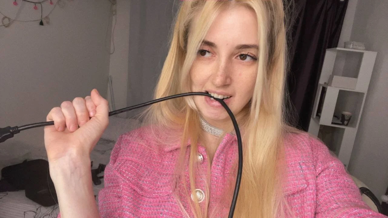 XXX Porn Photo of Nude super_peach_stream11 9