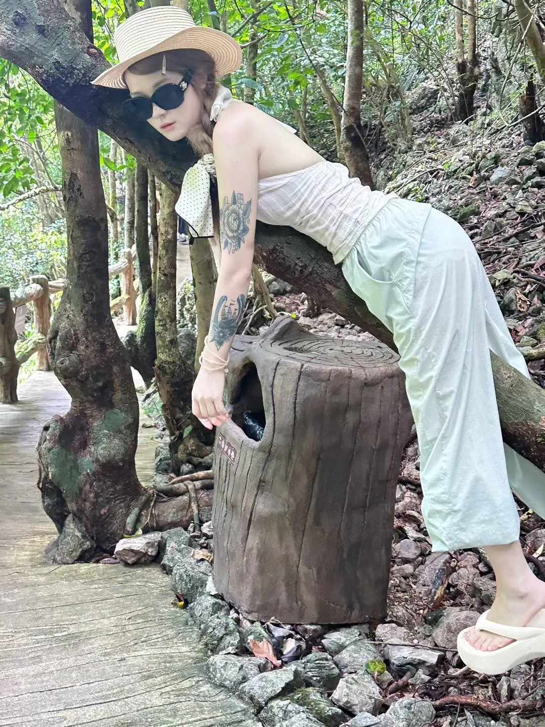 XXX Porn Photo of Nude sixliuliuliu 3