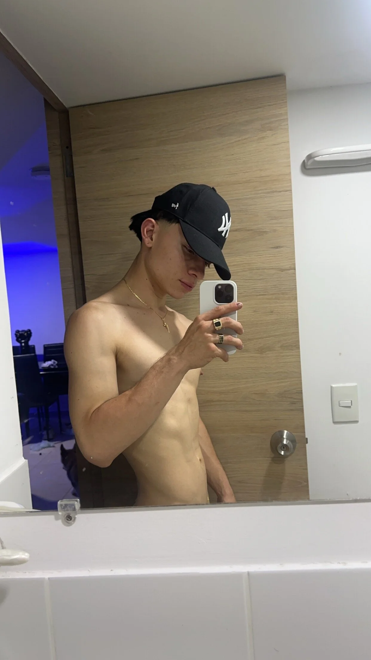 XXX Porn Photo of Nude pretur_cruba1 10