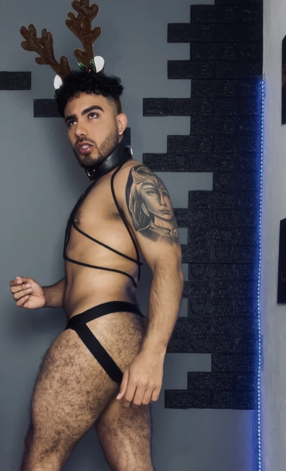 XXX Porn Photo of Nude adamhairy 116