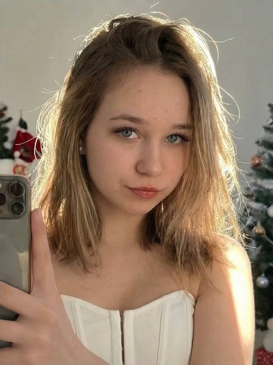 XXX Porn Photo of Nude alorenna 12