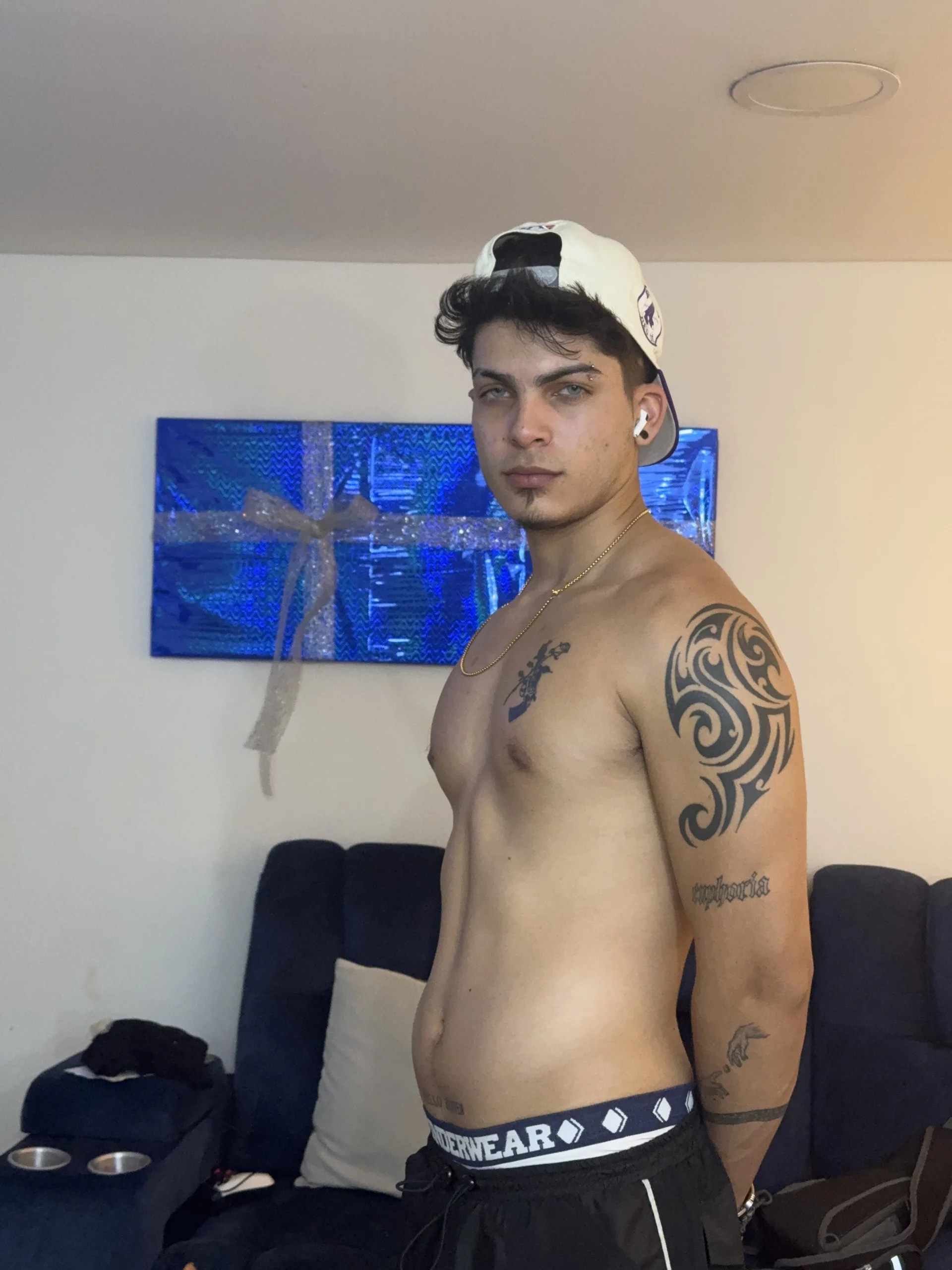 XXX Porn Photo of Nude charlie_hotxxx 3