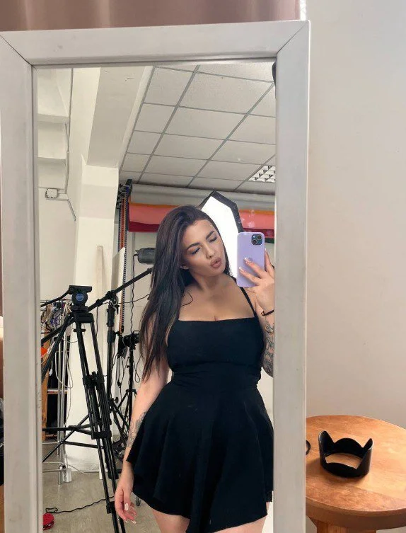 XXX Porn Photo of Nude Ollie_James 15