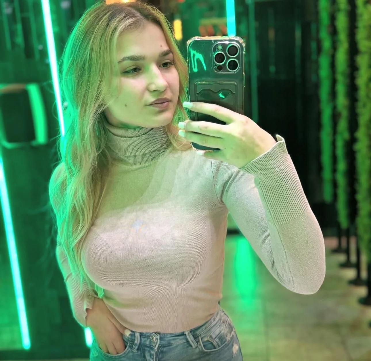 XXX Porn Photo of Nude HoneyBunnyy_ 3