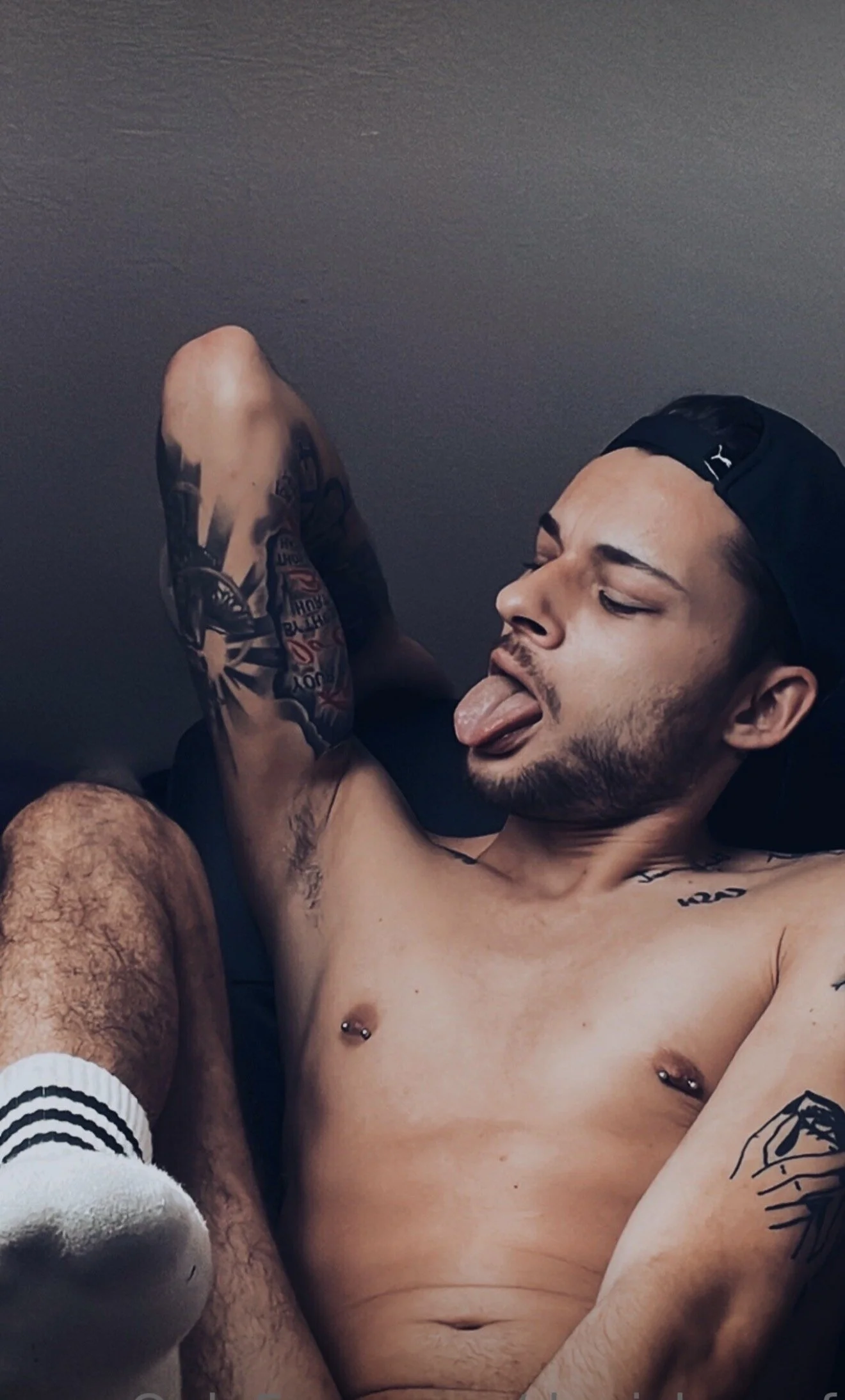 XXX Porn Photo of Nude inkeddenis 24