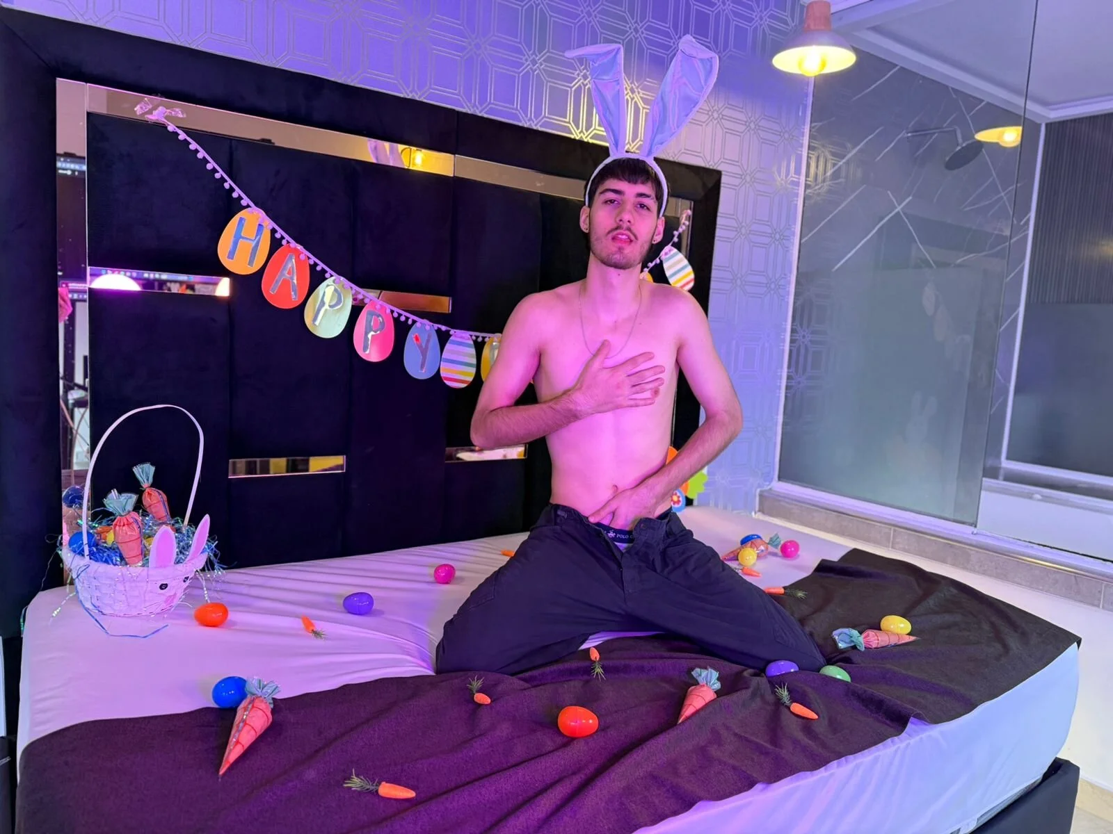 XXX Porn Photo of Nude Enzo_Crown 7