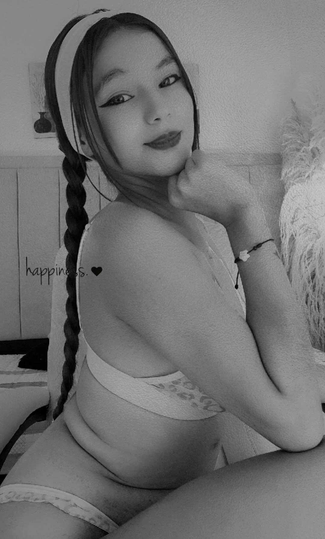 XXX Porn Photo of Nude gime_lara 255