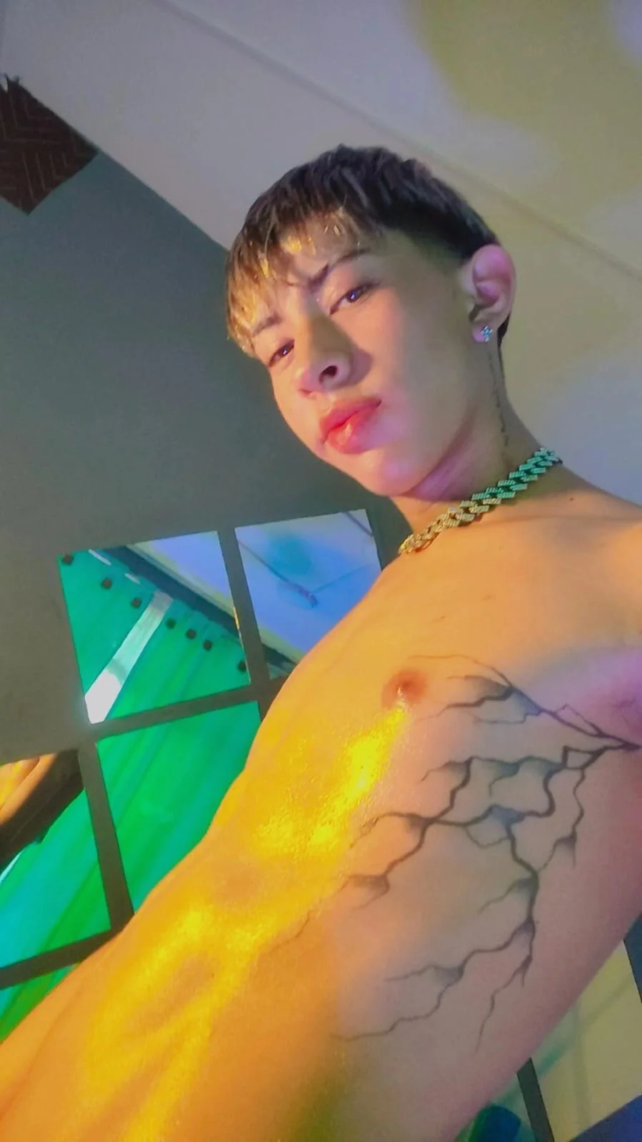 XXX Porn Photo of Nude Tommy_Fox 37