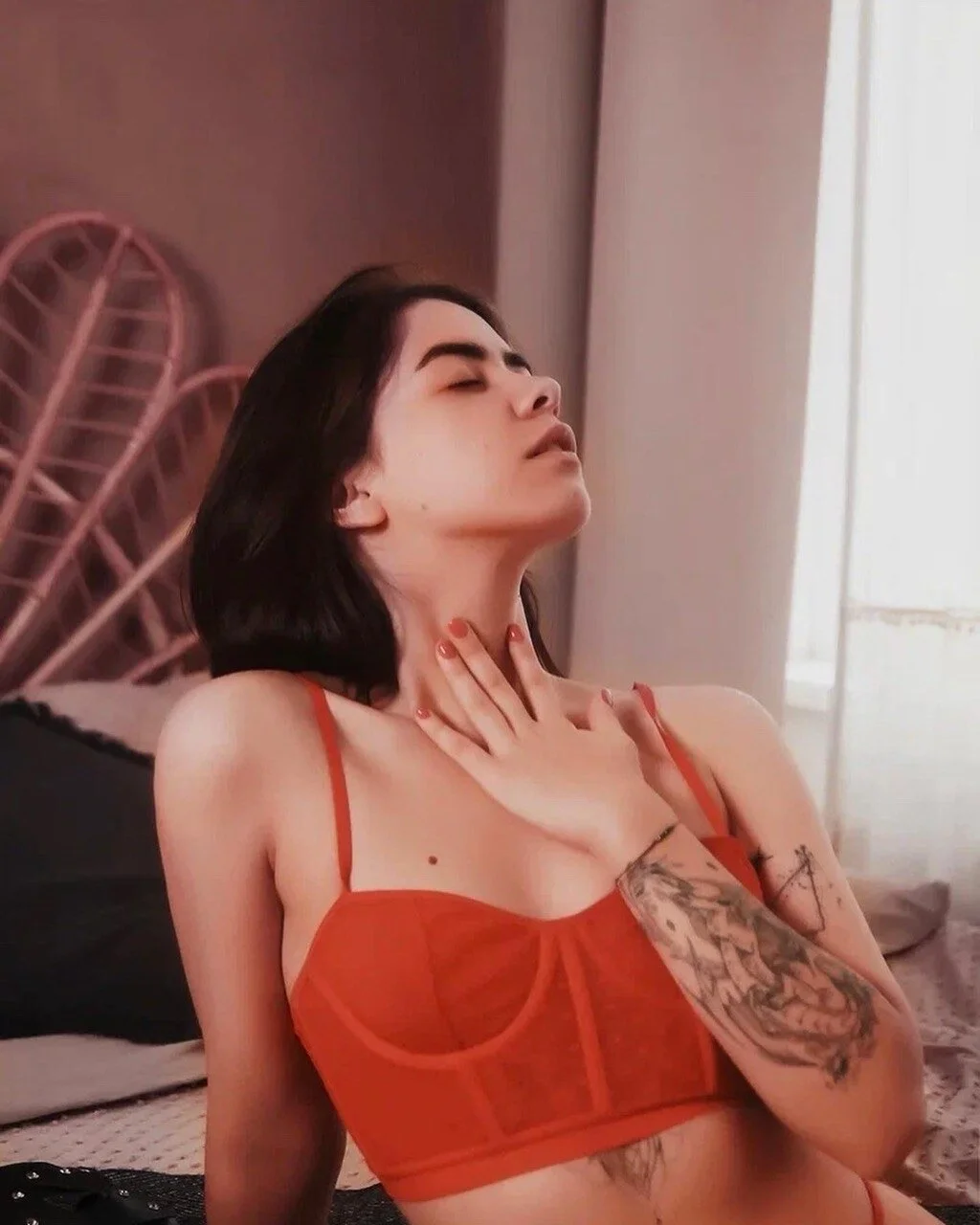 XXX Porn Photo of Nude NeonSpark 4