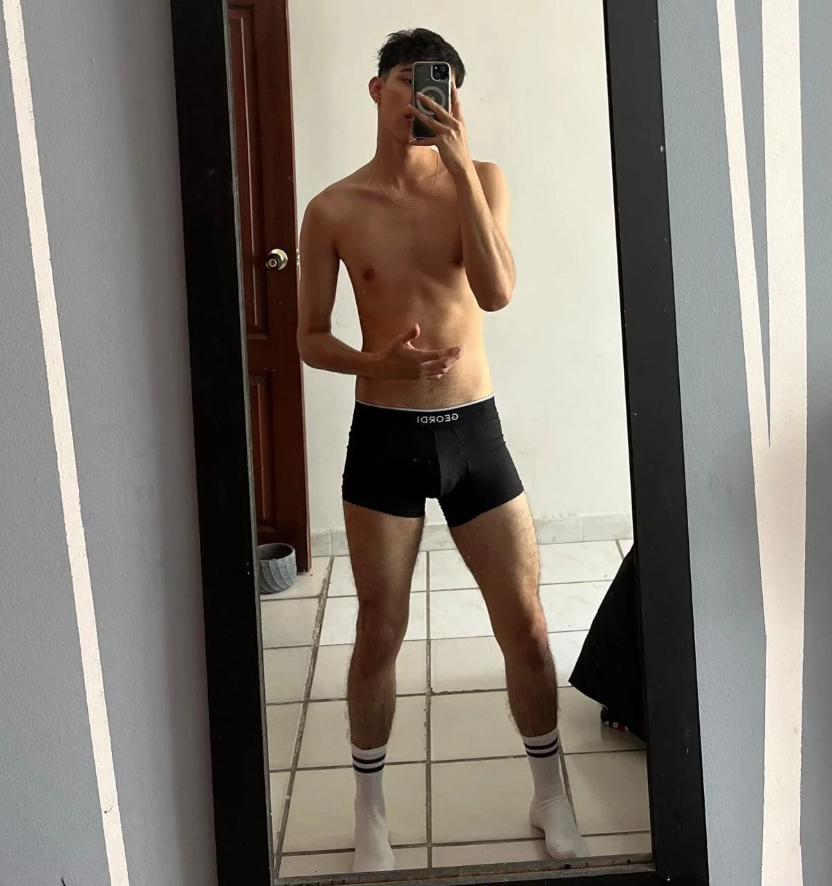 XXX Porn Photo of Nude AronTawers 19