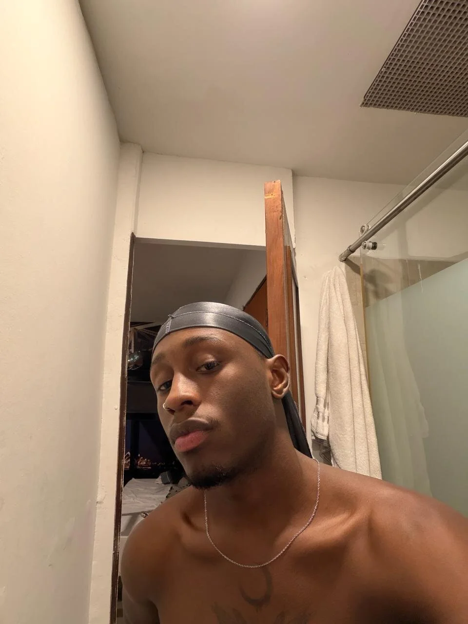 XXX Porn Photo of Nude xBlack_Hotx 10