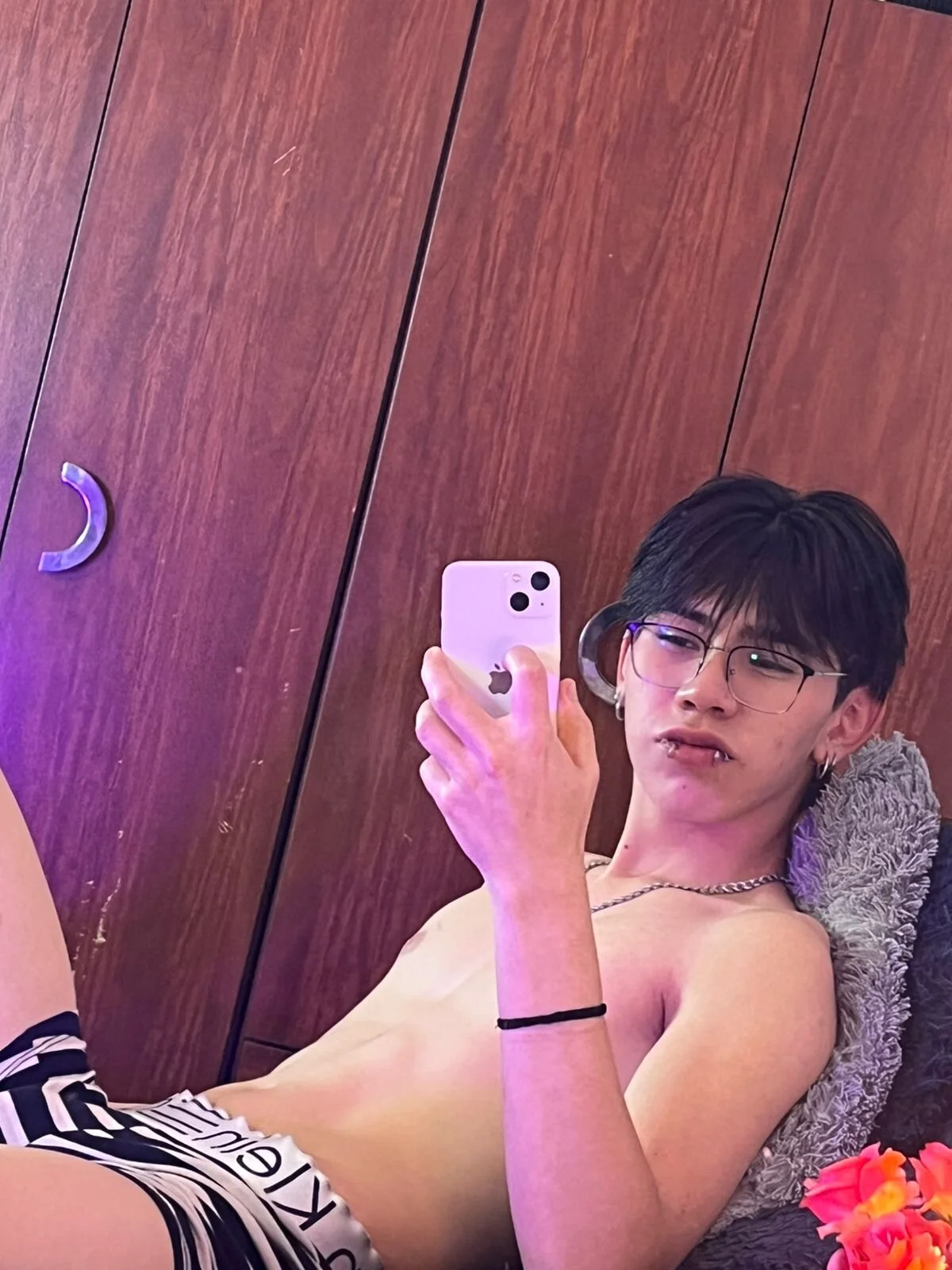 XXX Porn Photo of Nude Kim_Adrien 11