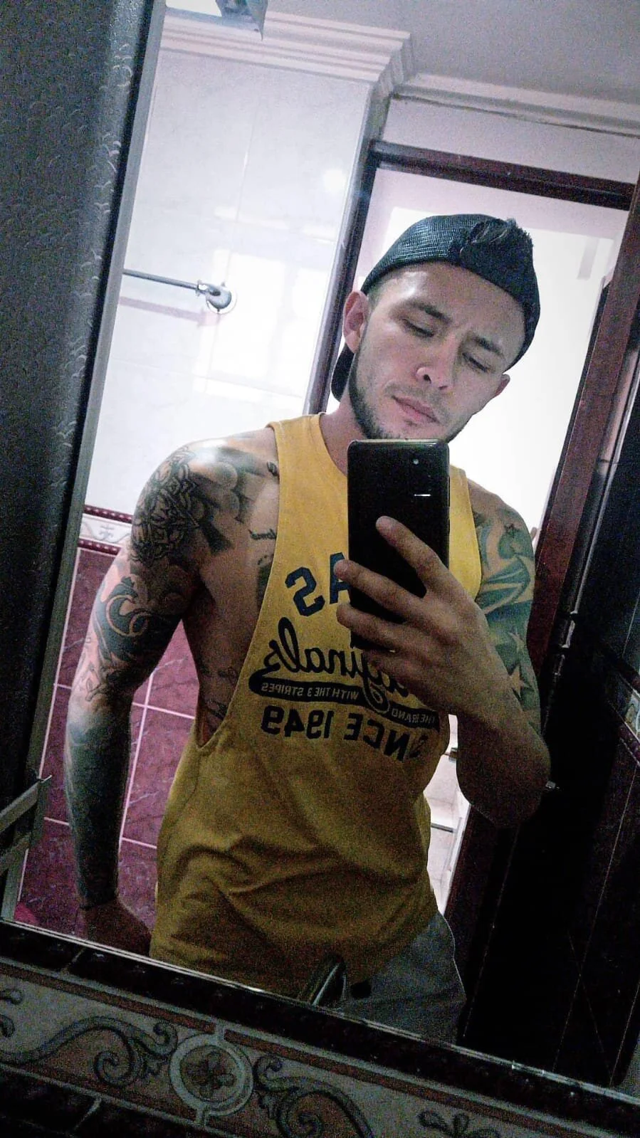 XXX Porn Photo of Nude sebastian_horny 19