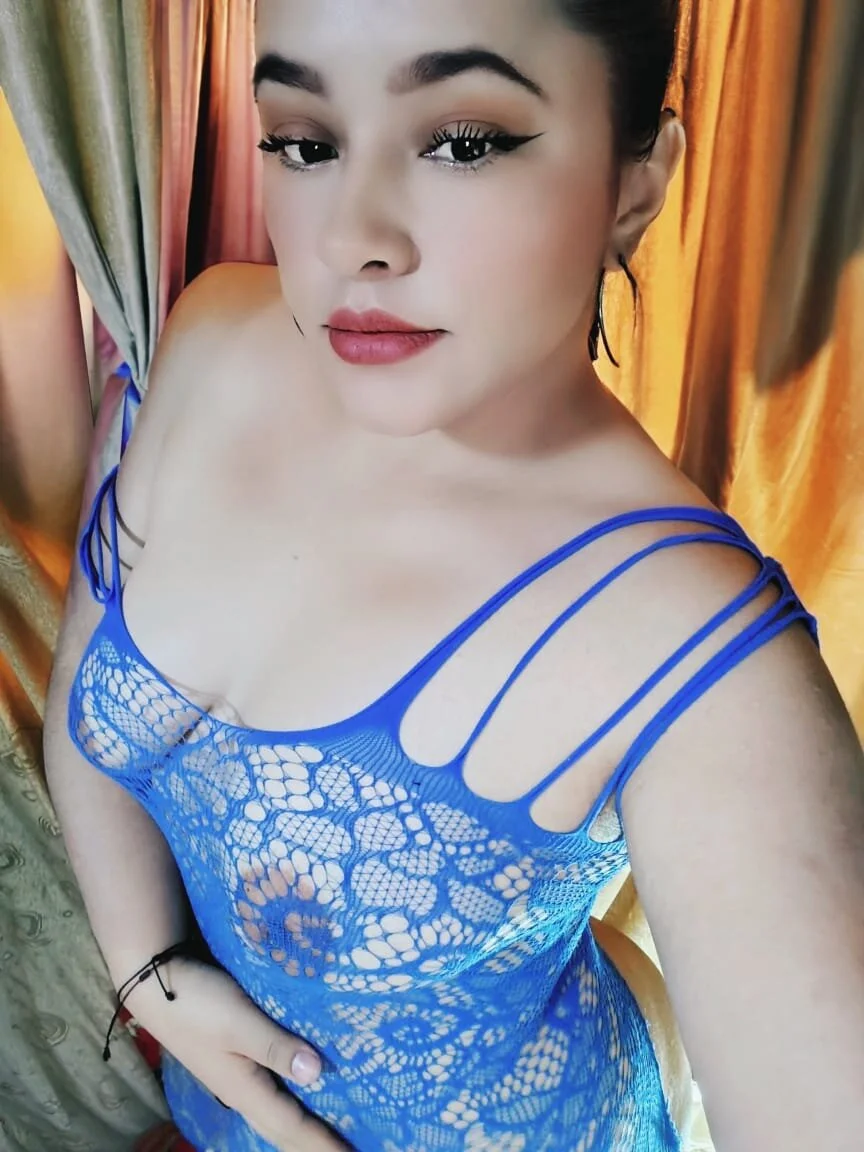 XXX Porn Photo of Nude nastysweettmom 1