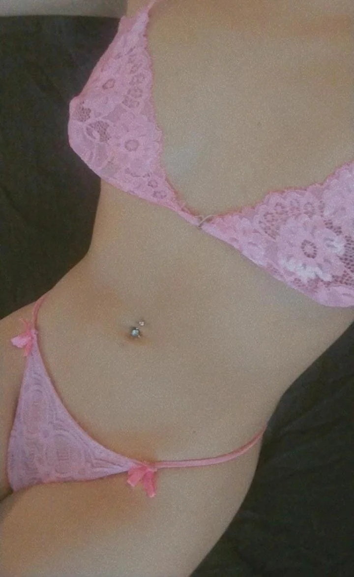 XXX Porn Photo of Nude escar_let 2