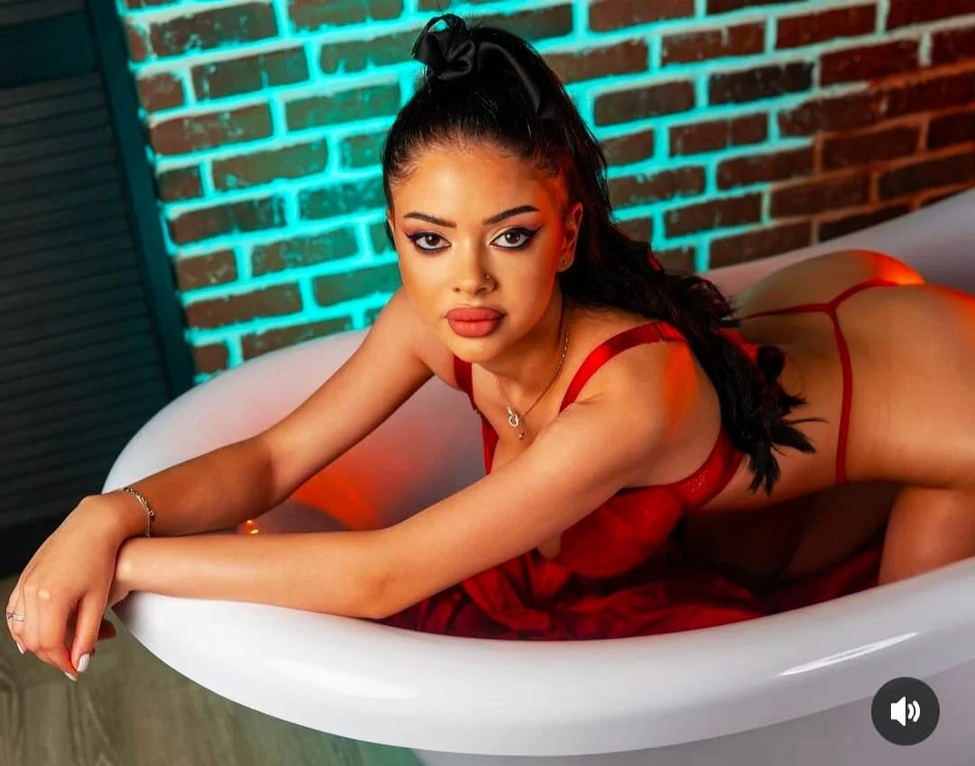 XXX Porn Photo of Nude MolyStone 3