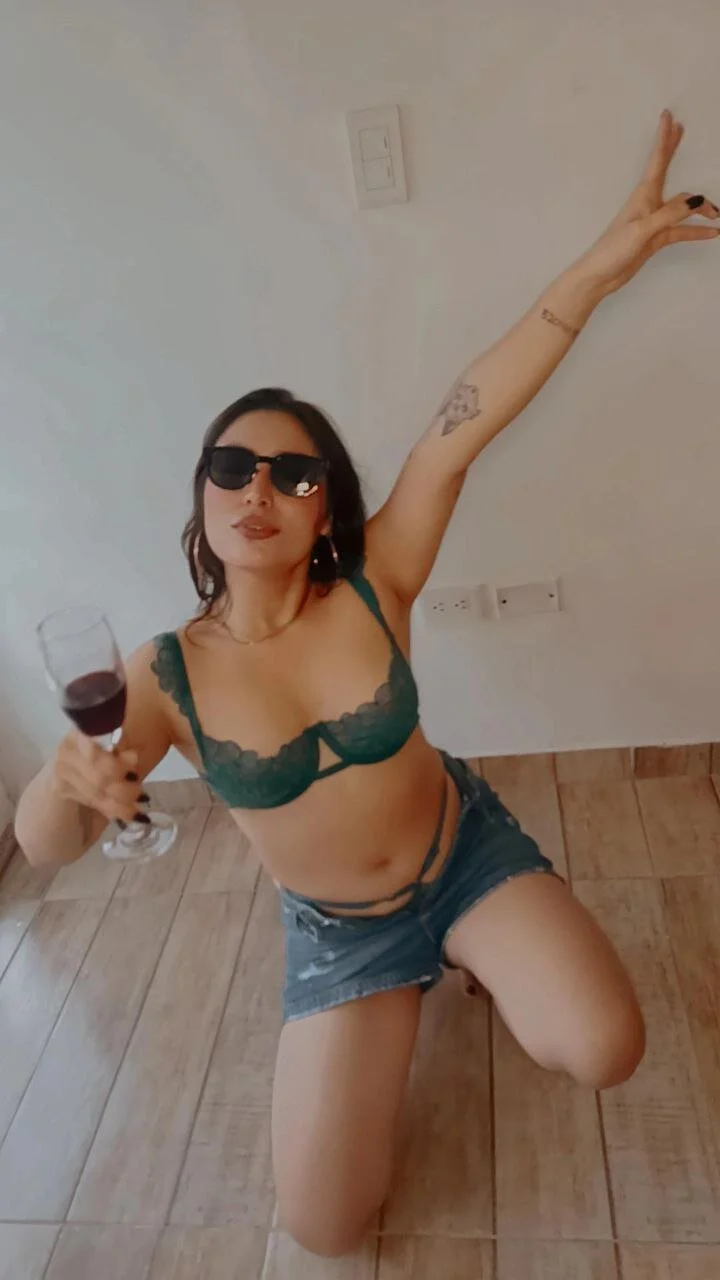XXX Porn Photo of Nude hancock-boa 105