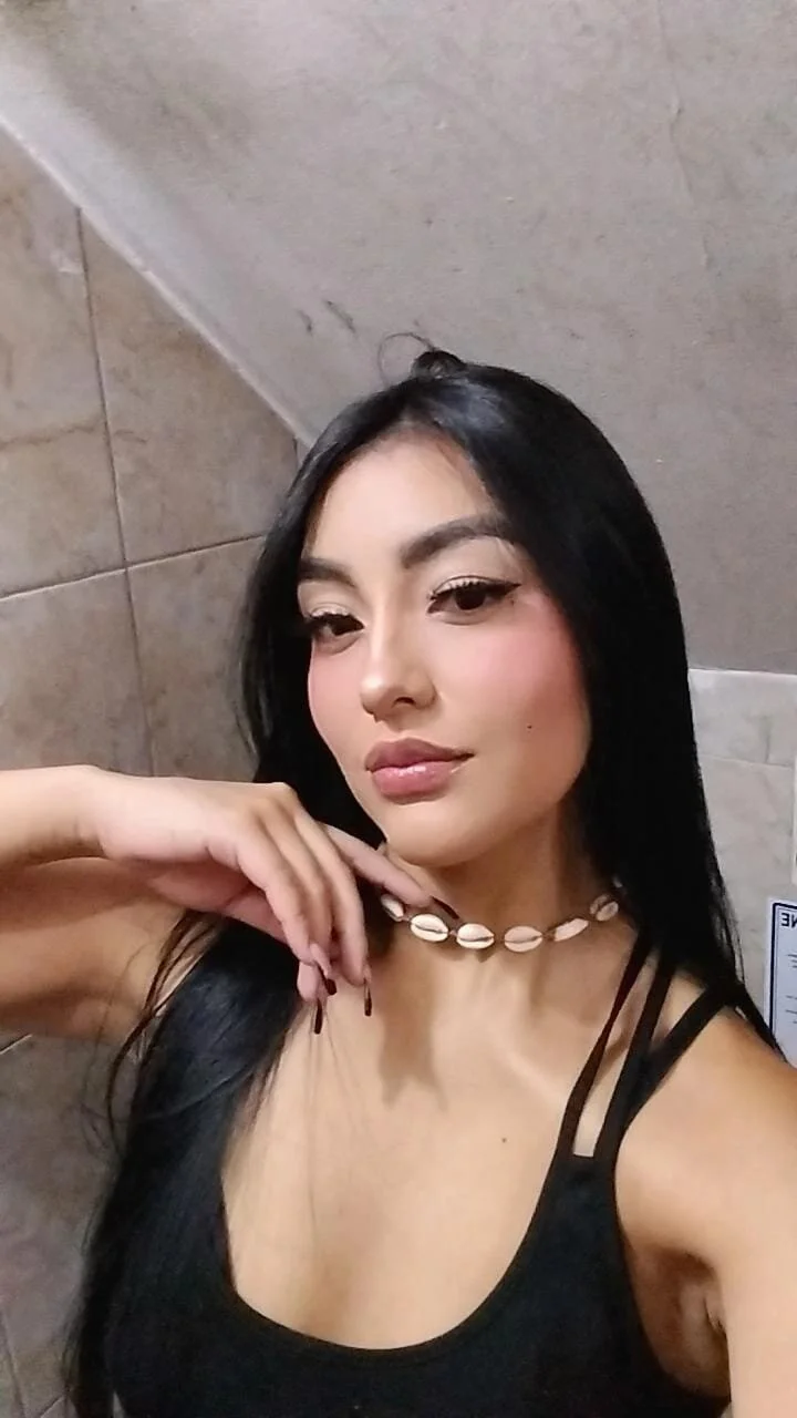 XXX Porn Photo of Nude RoxxySweet01 3