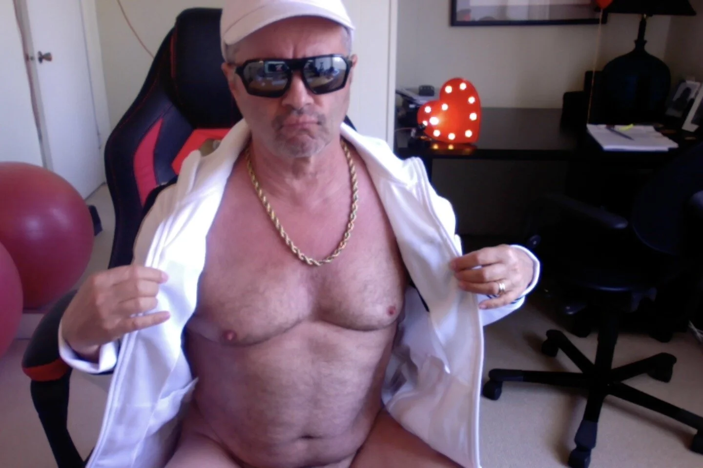 XXX Porn Photo of Nude hotdadbod 285