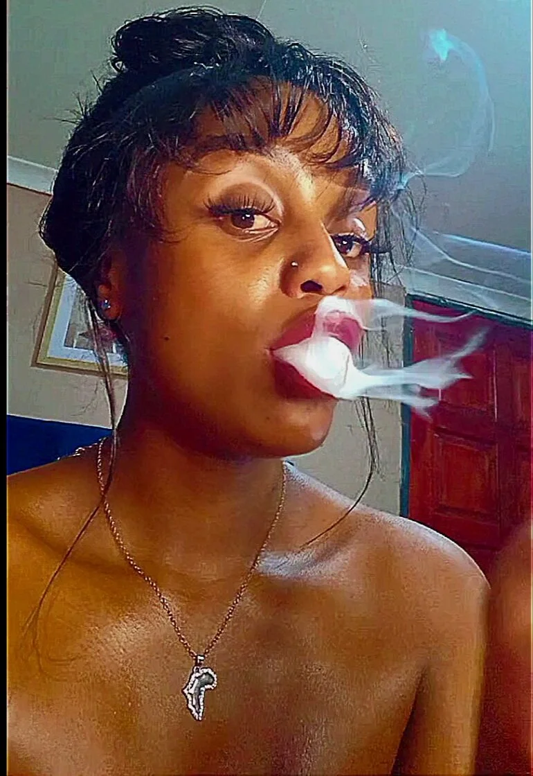 XXX Porn Photo of Nude Queen-Chocolate 5