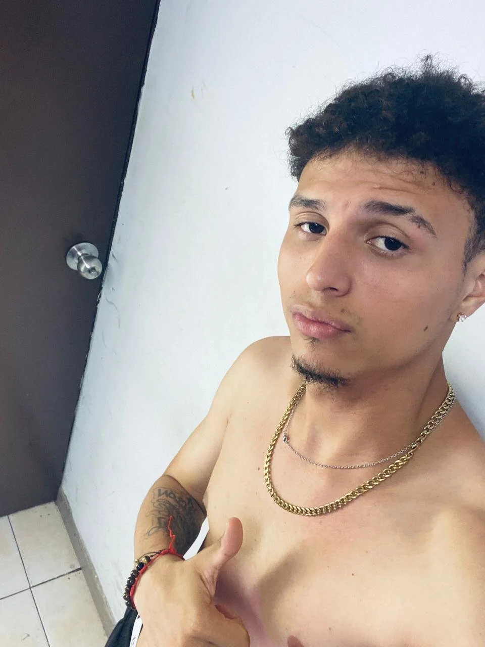 XXX Porn Photo of Nude The_King_Swit 10