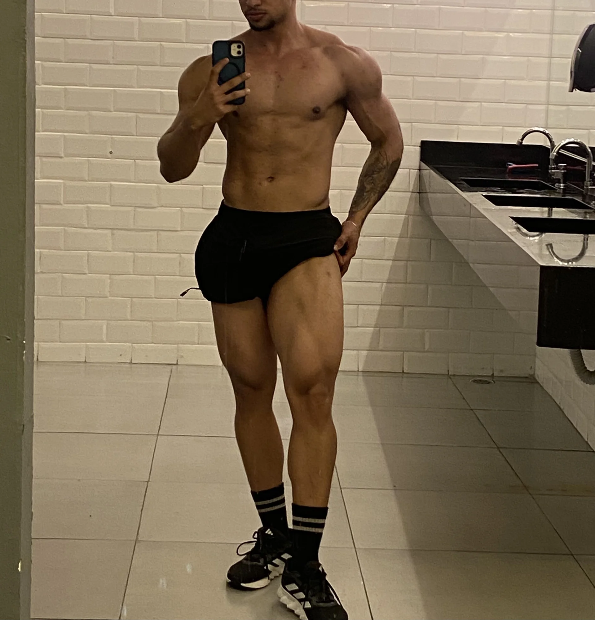 XXX Porn Photo of Nude MoreninhoMagrinho 3