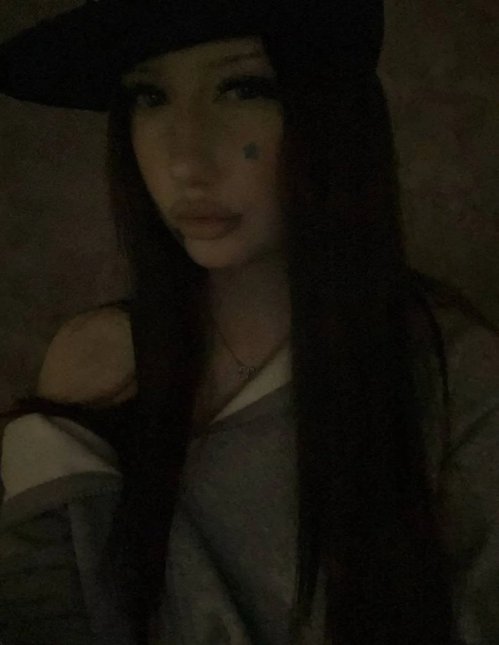 XXX Porn Photo of Nude HillaryMaze 8
