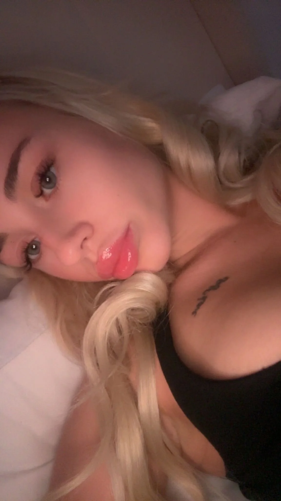 XXX Porn Photo of Nude Mialovexox 10
