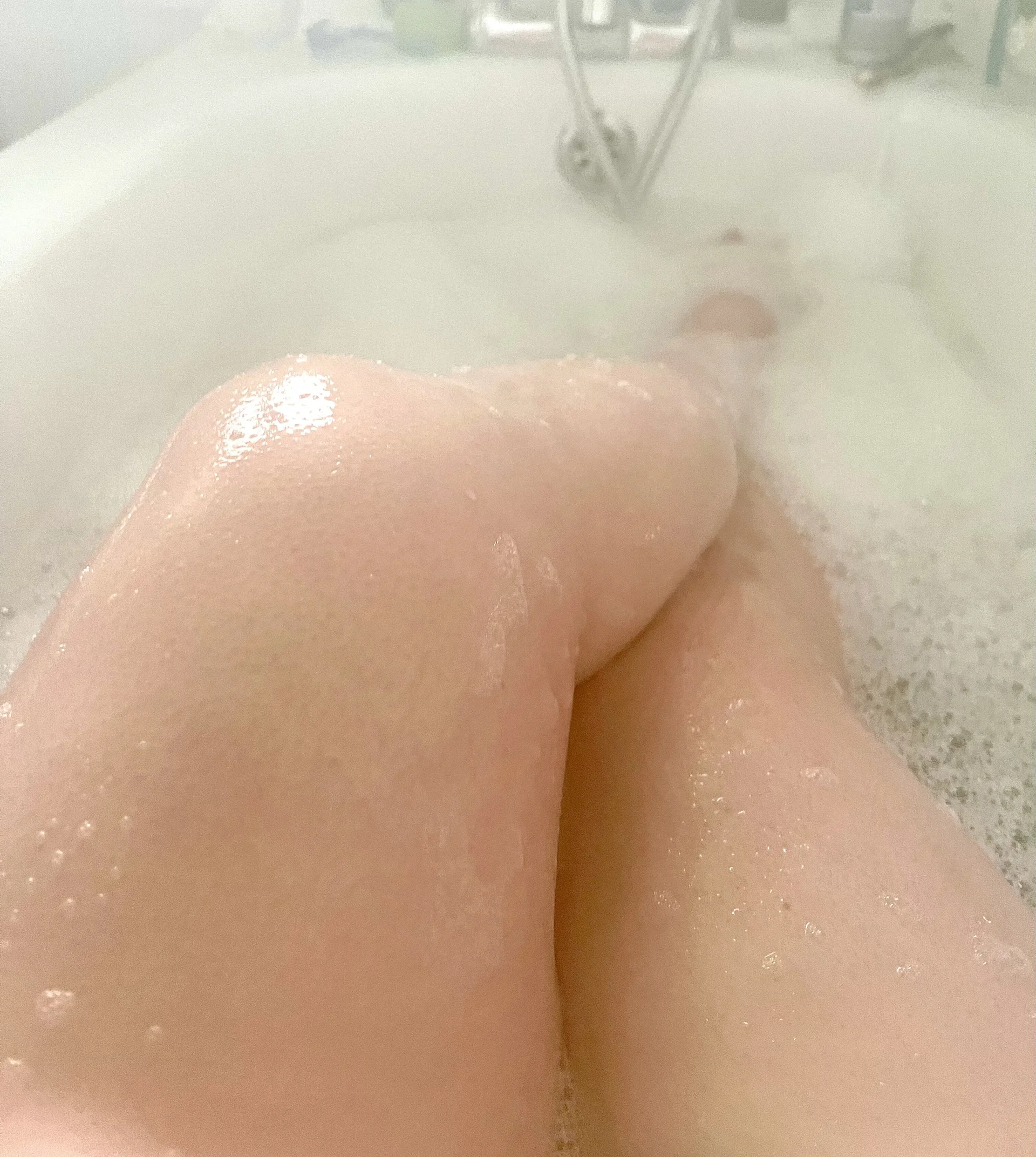 XXX Porn Photo of Nude curvy-milf-abbie 8