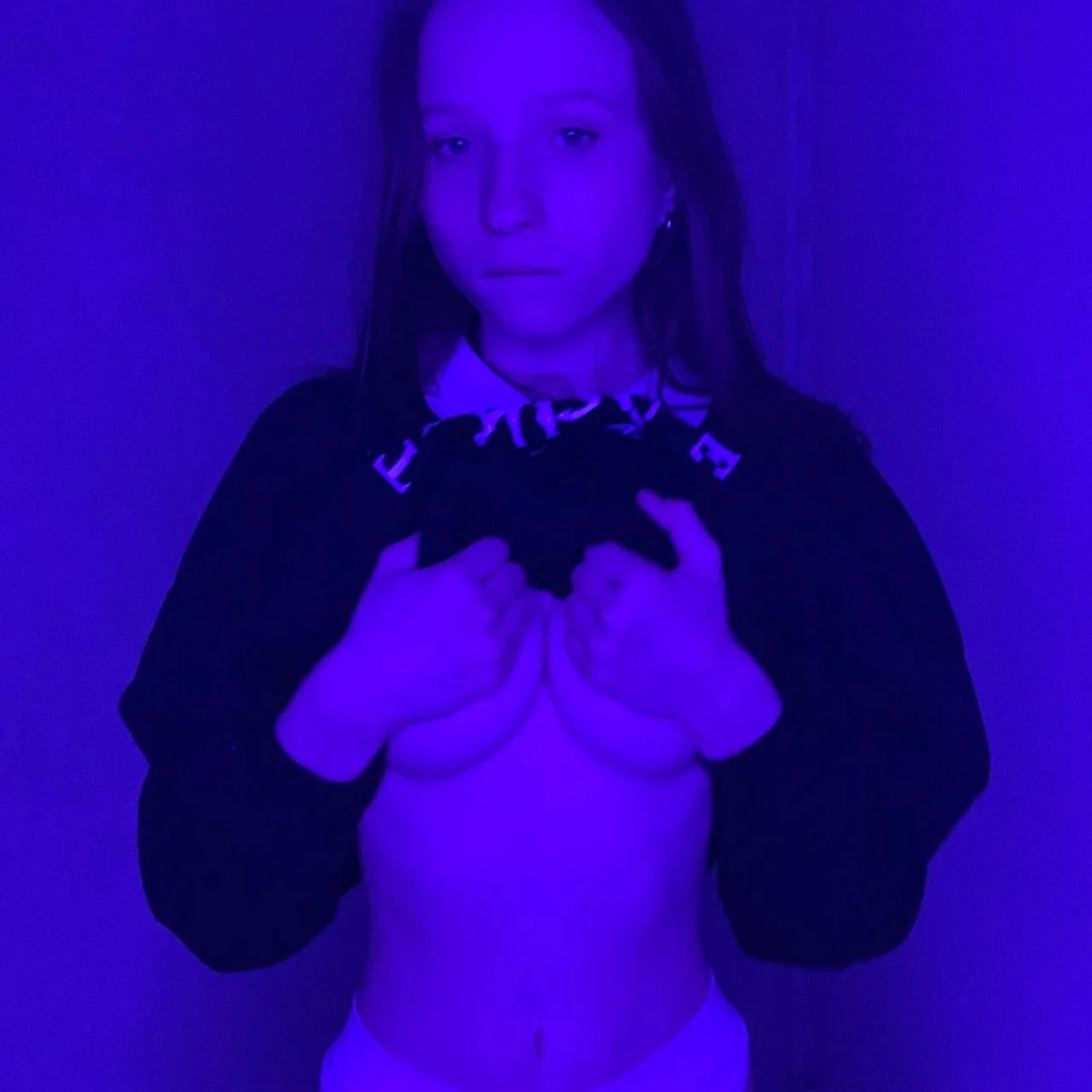 XXX Porn Photo of Nude b4by_Emilia 14
