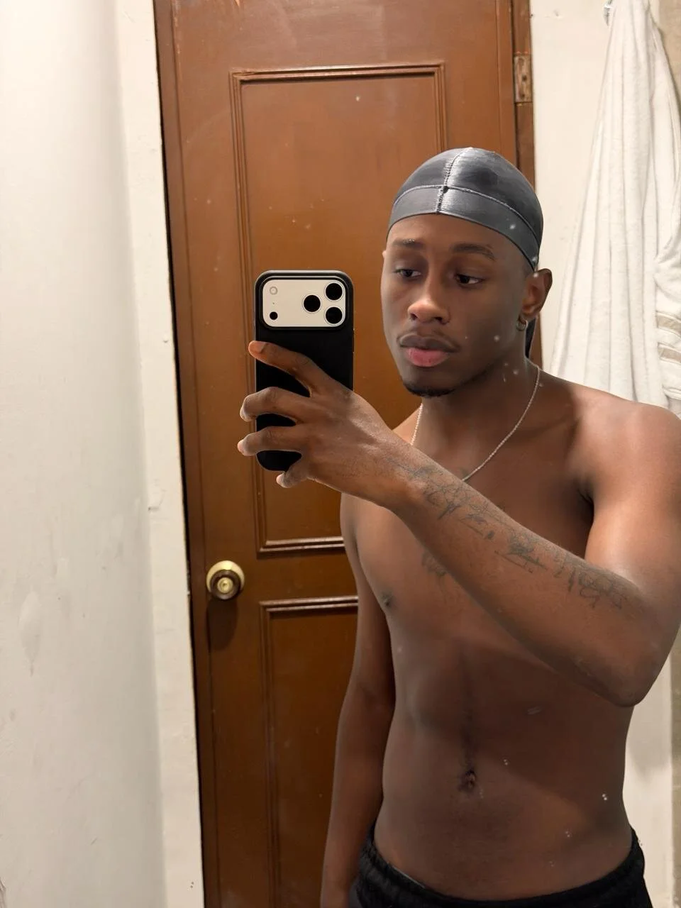 XXX Porn Photo of Nude xBlack_Hotx 7