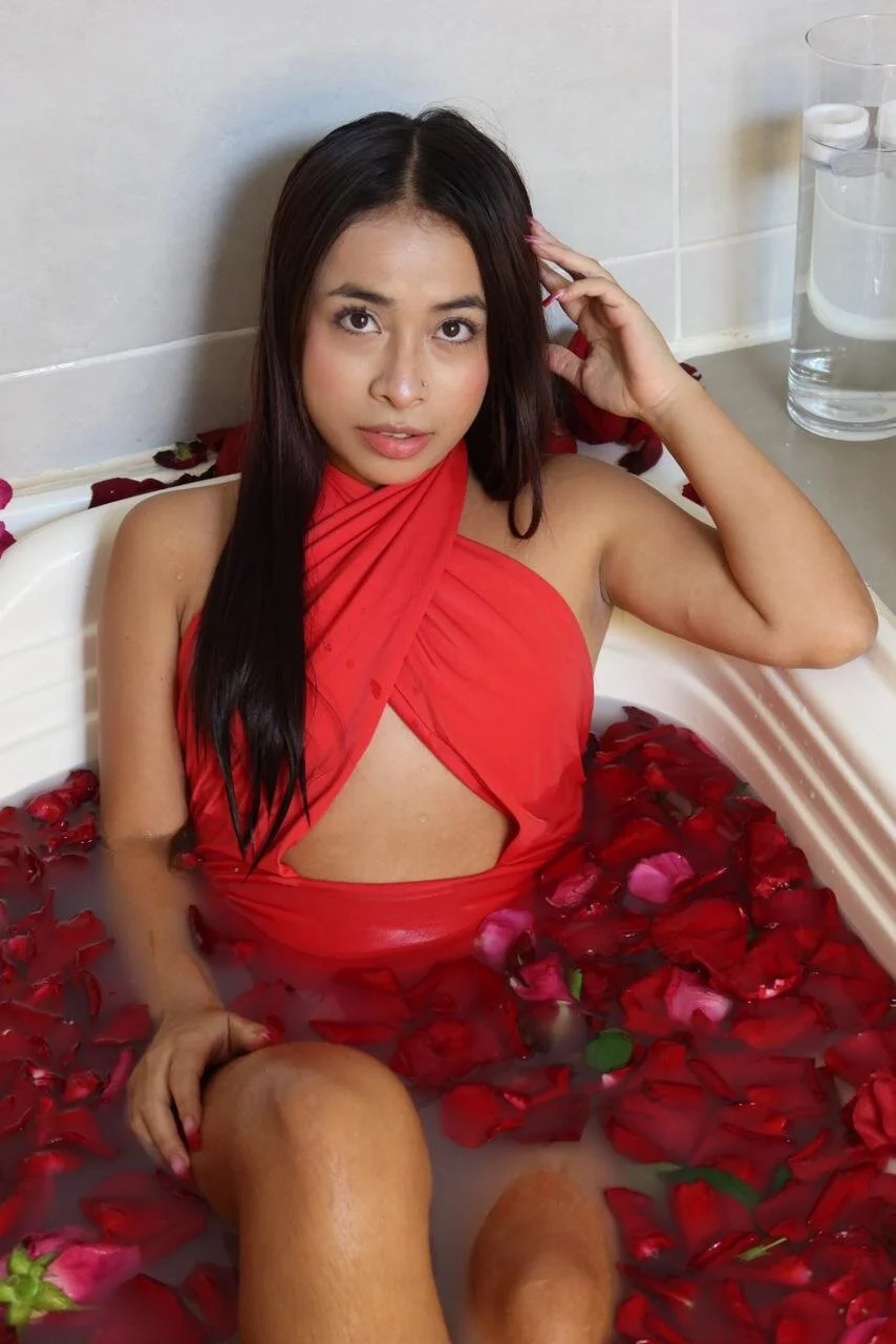 XXX Porn Photo of Nude July_Adams 35