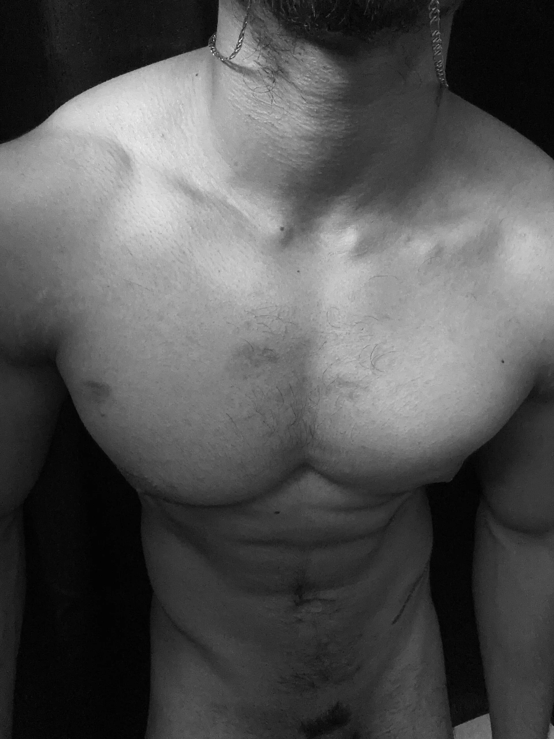 XXX Porn Photo of Nude hot_gym_b0y 3