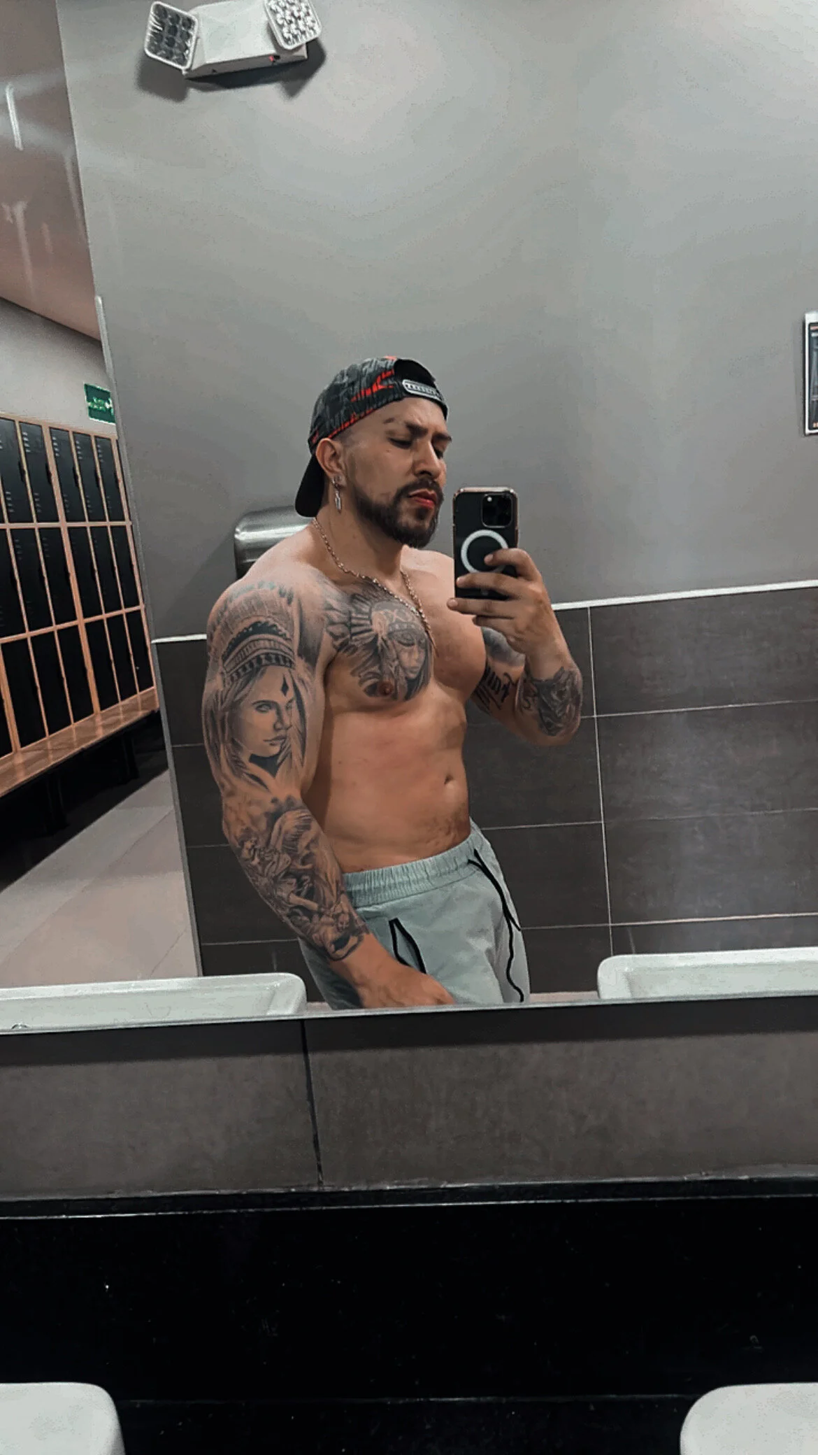 XXX Porn Photo of Nude Luck_Grey 3