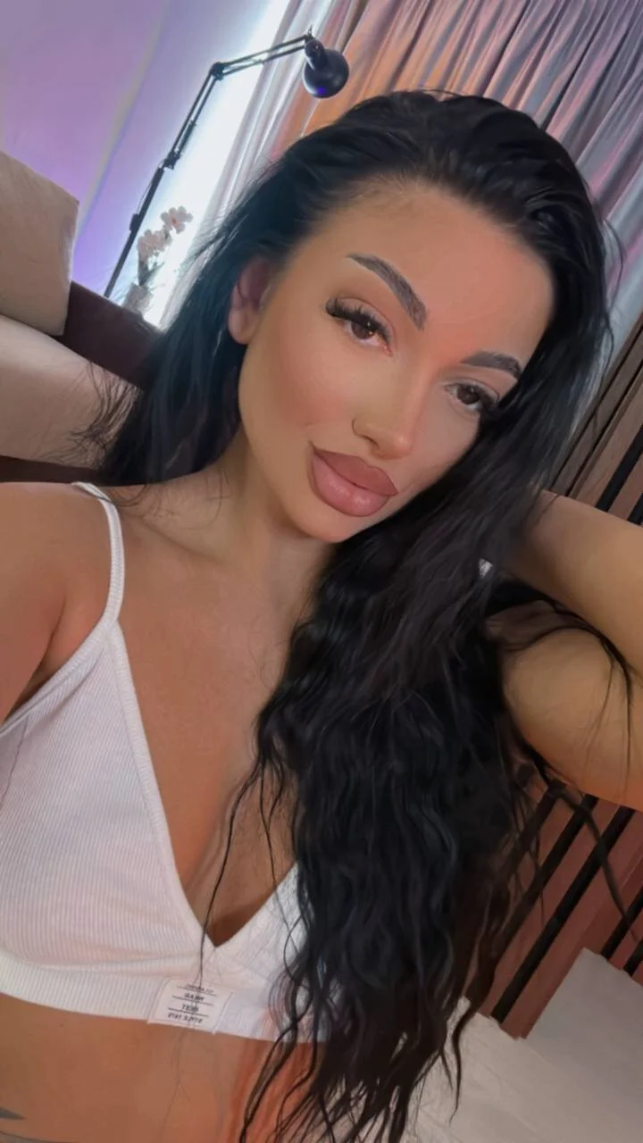 XXX Porn Photo of Nude juliexxx 16