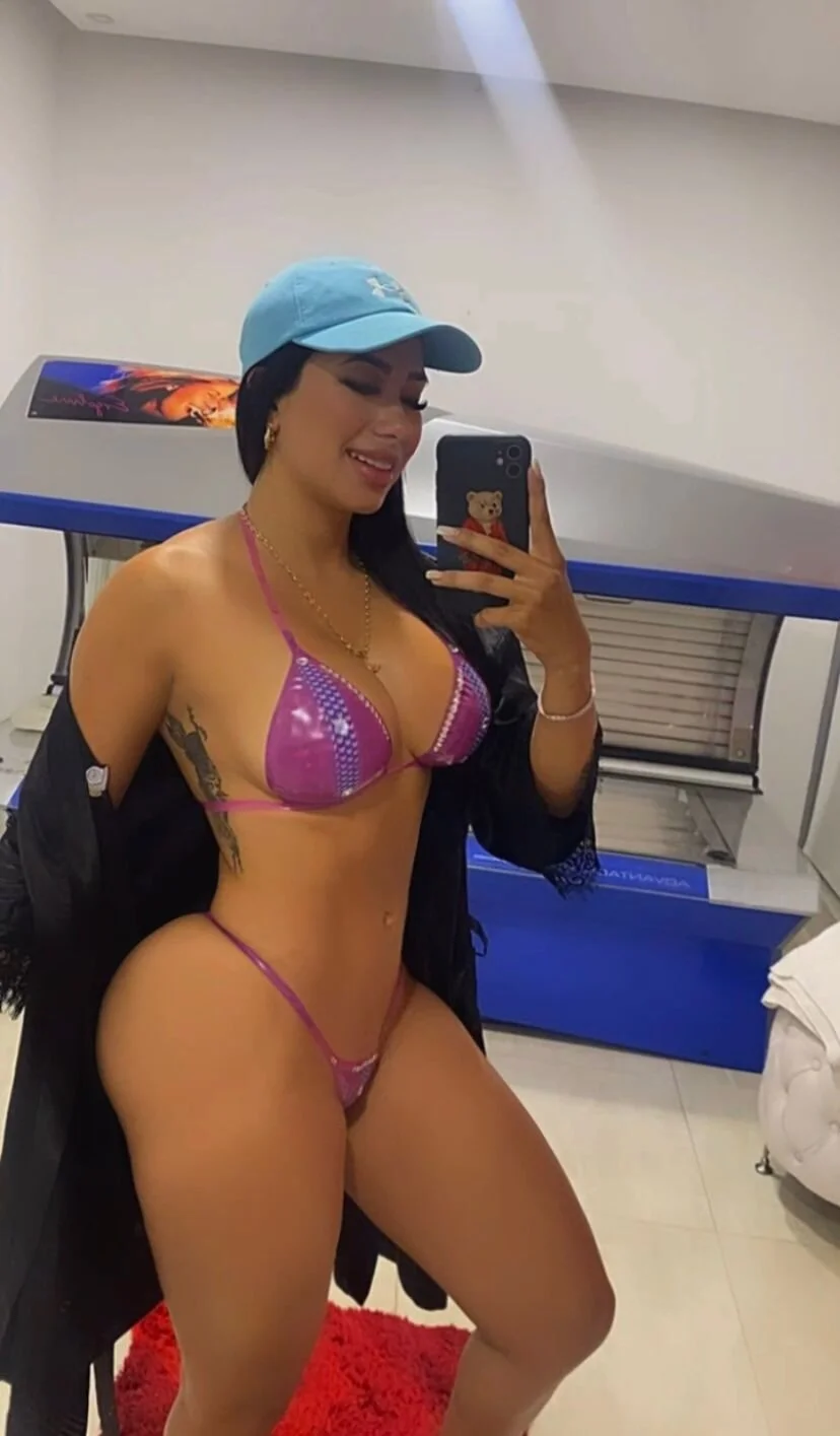 XXX Porn Photo of Nude kiim_taaylor 32