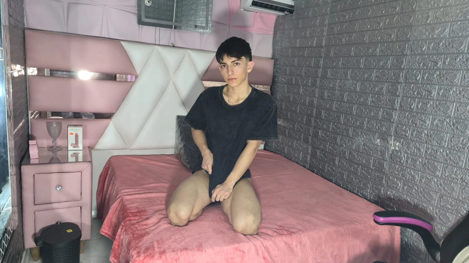 XXX Porn Photo of Nude ElanGiraldo 1