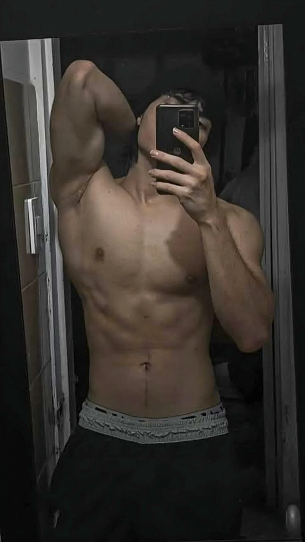 XXX Porn Photo of Nude eren_jeager 5