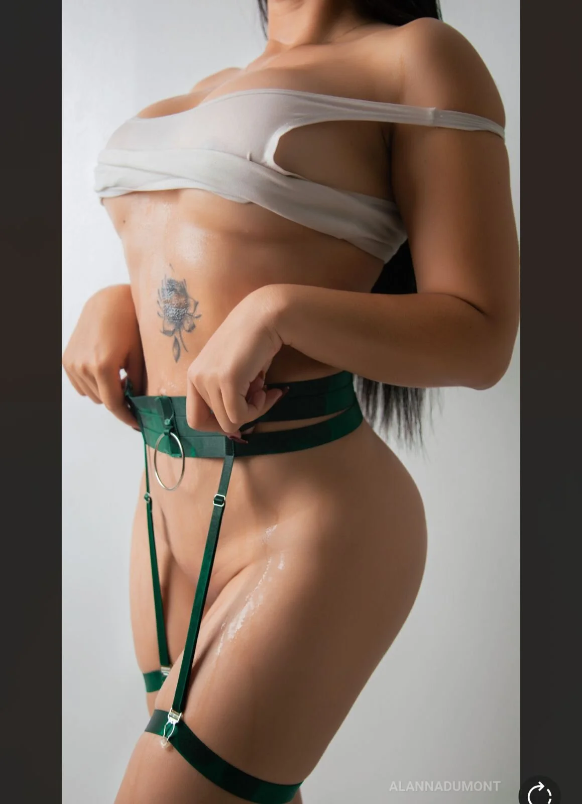 XXX Porn Photo of Nude Alannadumont_ 5