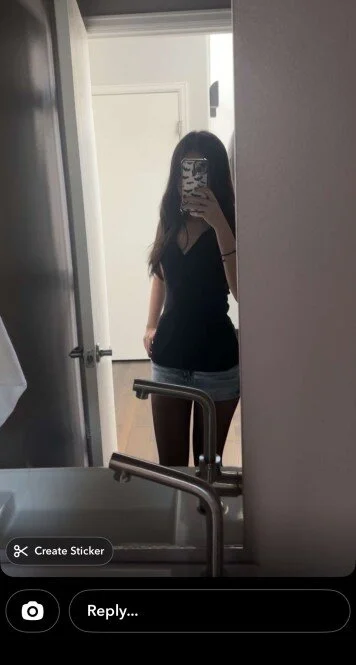 XXX Porn Photo of Nude luvvivii 1