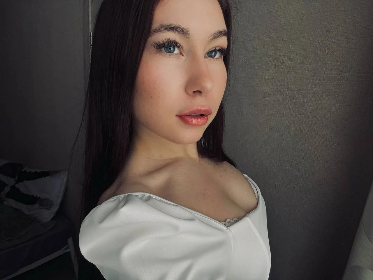 XXX Porn Photo of Nude RozanneKarageorge 4