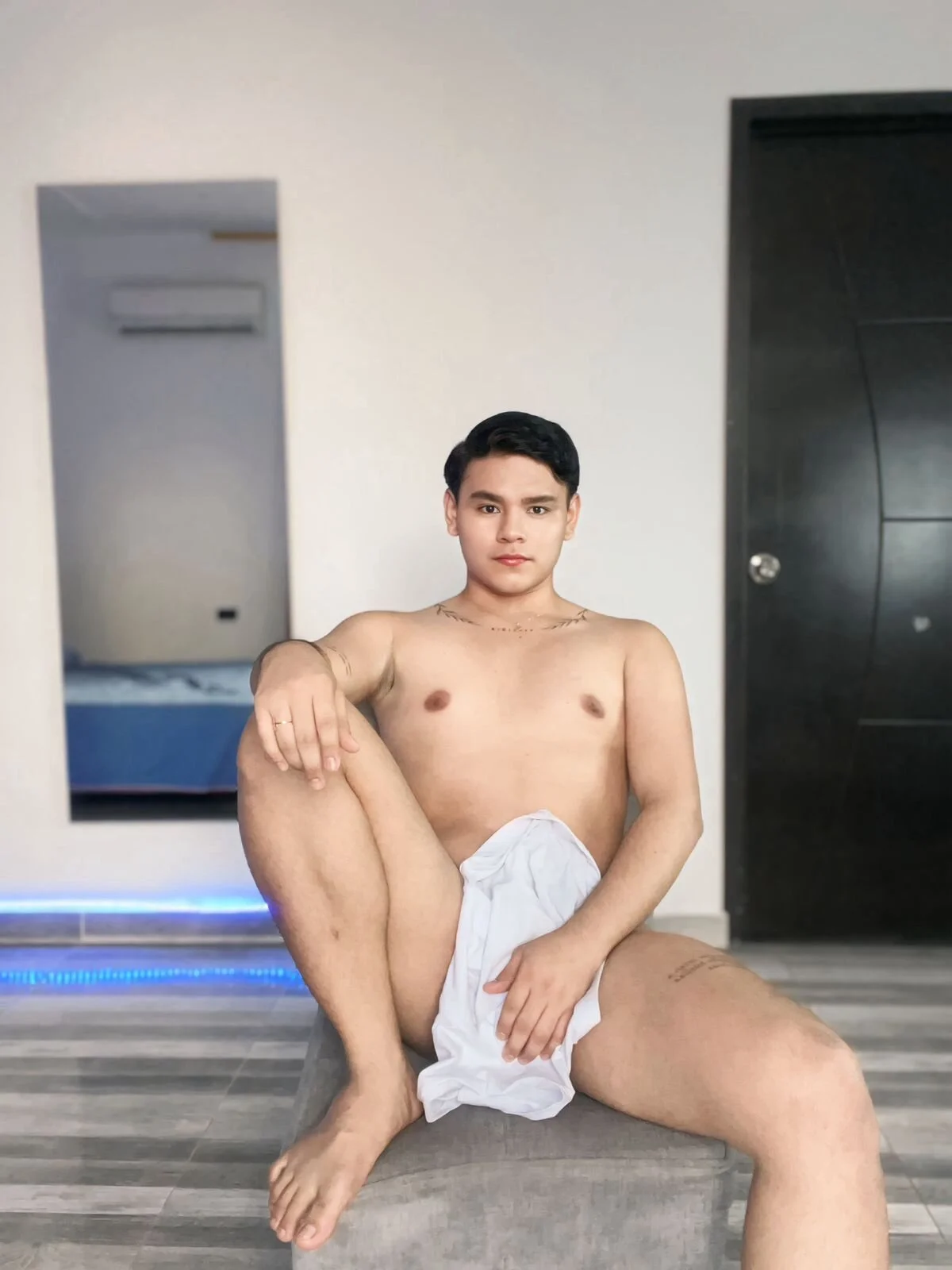 XXX Porn Photo of Nude NoahVance 22